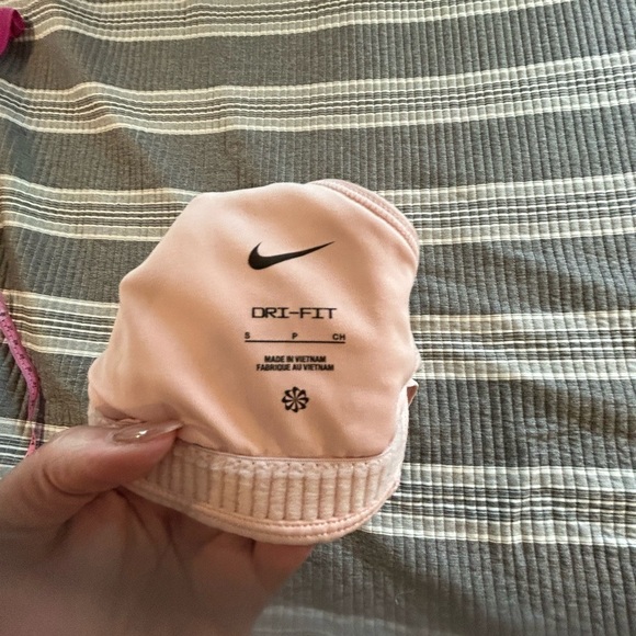 Nike Women's small Pink Sports Bra - Picture 3 of 3